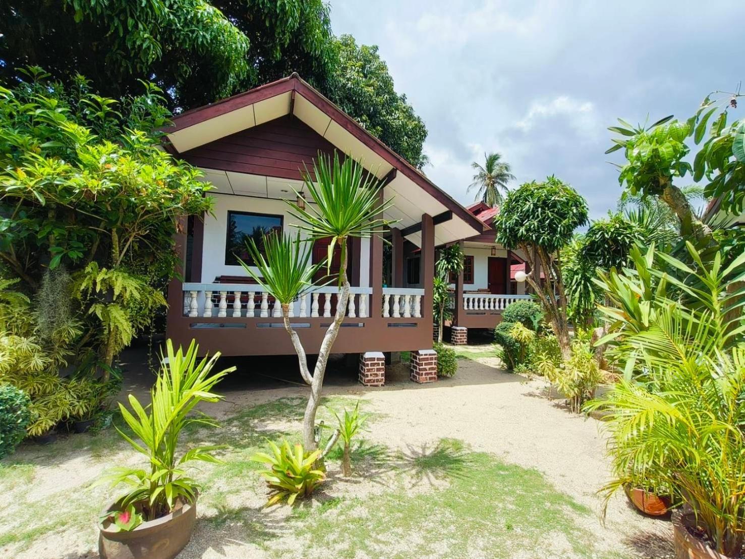 Phangan Lodge Baan Tai Bagian luar foto